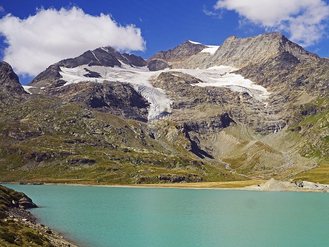 bernina-pass-1272804_640