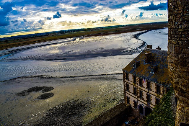 mont-saint-michel-2489373_640