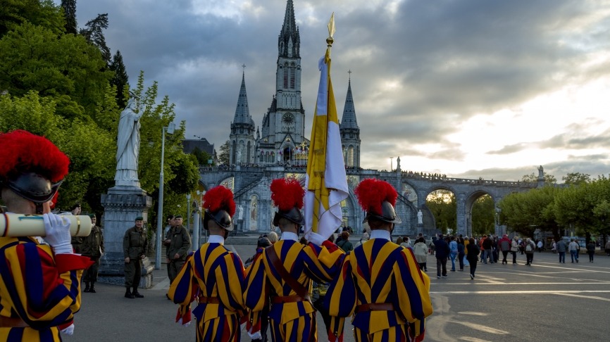 Pèlerinage Sanctuaire_HD©P.Vincent-OT Lourdes_2016