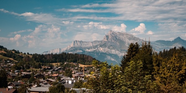 SUR LA ROUTE DES COLS DU TOUR DE FRANCE