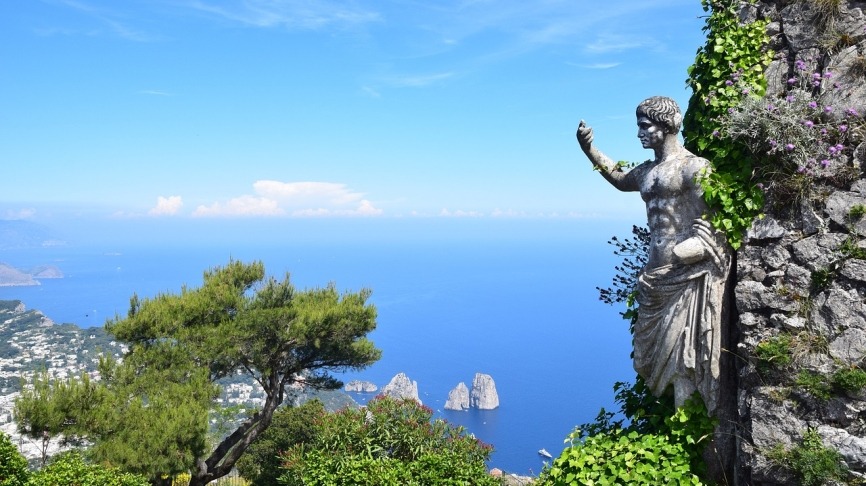 capri-4895720_1280