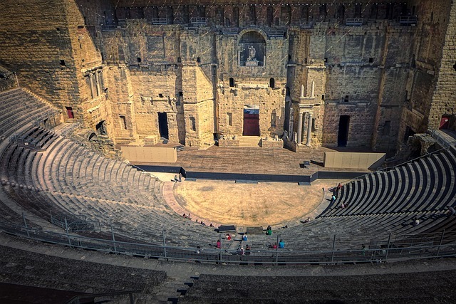 roman-theatre-of-orange-5999900_640